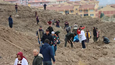 Yerköy Şehit Korgeneral Osman Erbaş Devlet Hastanesi bahçesinde gerçekleştirilen fidan