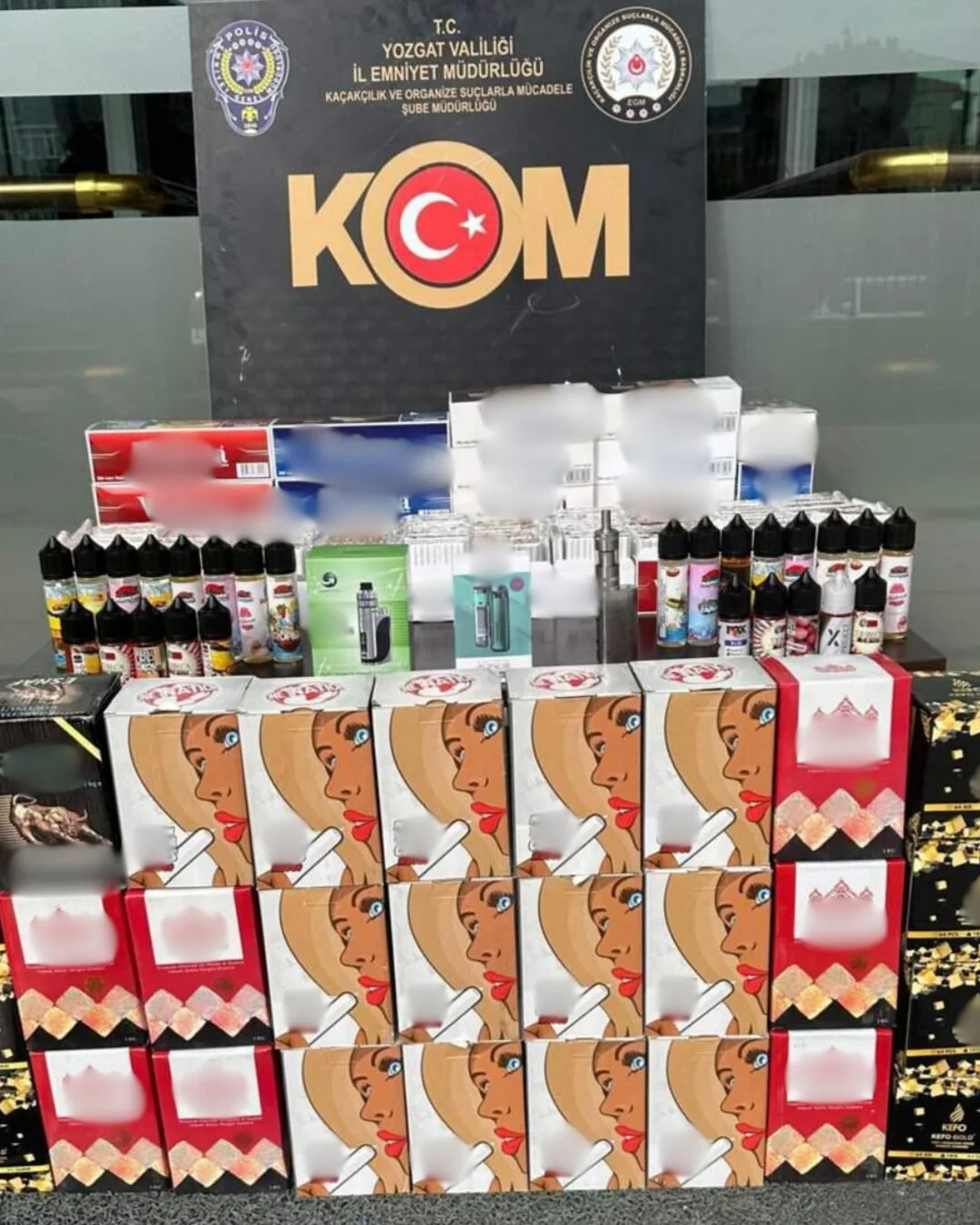 KOM Şube Müdürlüğü ekipleri, kaçakçılıkla mücadele kapsamında gerçekleştirdikleri baskında nargile