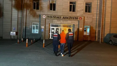 Yozgat Jandarma ve JASAT ekiplerinin düzenlediği operasyonda, uyuşturucu suçundan aranan