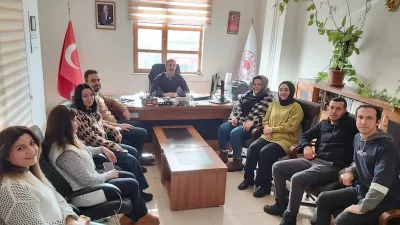 İlçe Tarım ve Orman Müdürü Serkan Orhan, teknik personelle bir