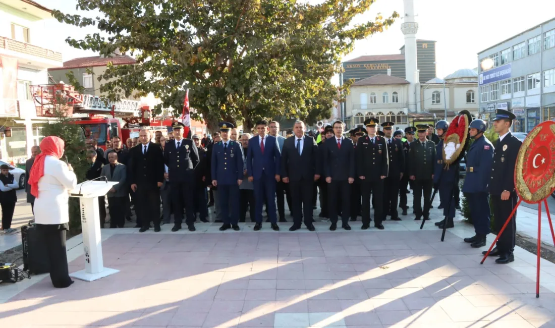 Yerköy’de 10 Kasım Atatürk’ü Anma Programı, Atatürk Anıtı’nda çelenk sunma