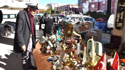 Yozgatlı araştırmacı yazar Osman Karaca, 30 yıldır biriktirdiği antika eşyalarla,