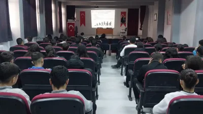 Yerköy İlçe Sağlık Müdürü Dr. Candaş Tan ve sağlık personeli,