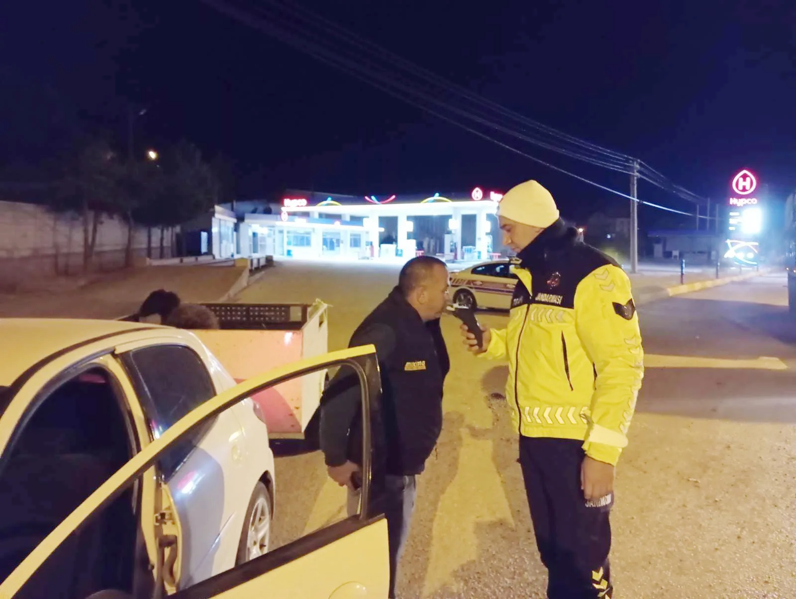 Yozgat İl Jandarma Komutanlığı ekipleri, Sorgun-Çekerek Karayolu üzerinde gerçekleştirdiği alkol