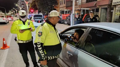 Yerköy ilçemizde aranan kişilere yönelik yürütülen operasyonlarda, farklı suçlardan haklarında