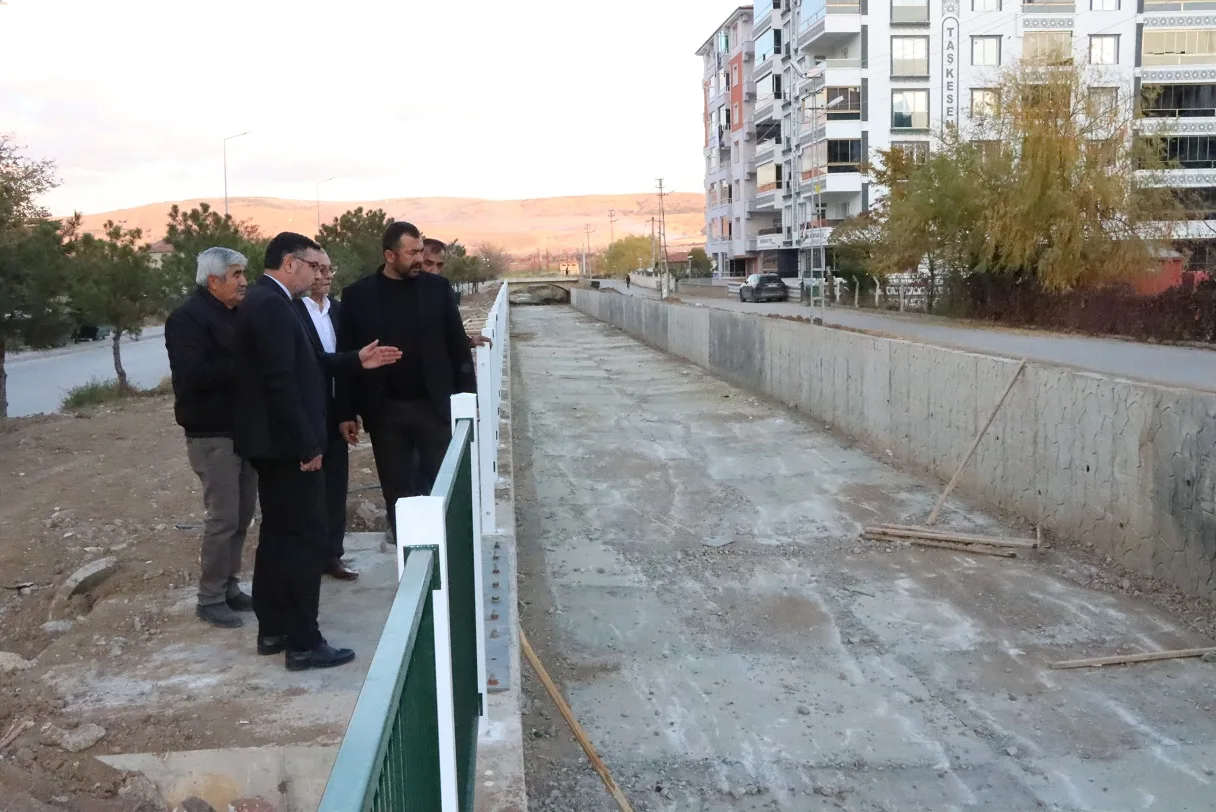 Yerköy Belediye Başkanı Av. Fatih Arslan, taşkın su kanalında yürütülen