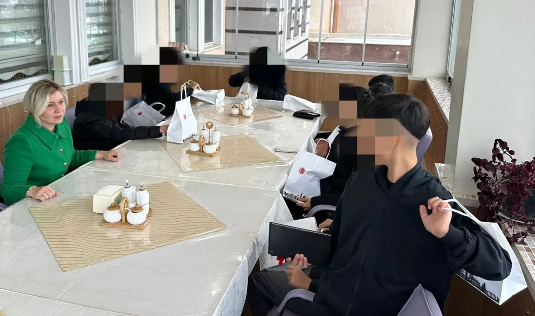 Yozgat Valisi Mehmet Ali Özkan’ın eşi Arzu Özkan, Sevgi Evleri’ni