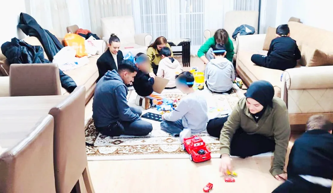 Bozok Üniversitesi Öğrencilerinden Çocuk Evlerine Anlamlı Ziyaret Bozok Üniversitesi öğrencileri, “Hayal Gücü Hediye” projesiyle Yozgat’taki çocuk evlerinde