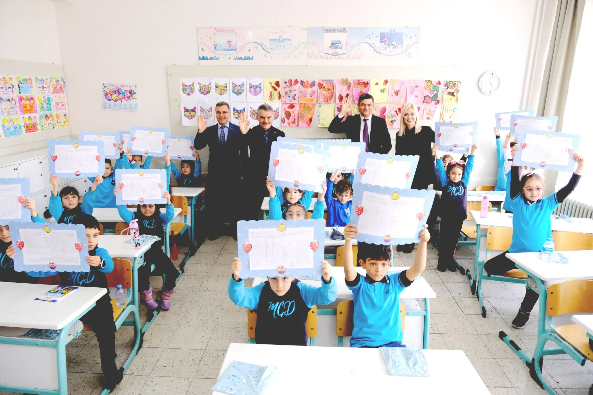 Milli Eğitim Bakanı Yusuf Tekin, ilkokullarda karne sistemini kaldırarak gelişim