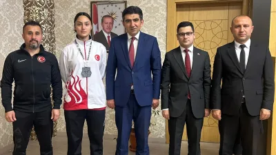 Genç Sporcu Buğlem Doğan, Balkan Şampiyonası'ndan Gümüş Madalya ile Dönerken,