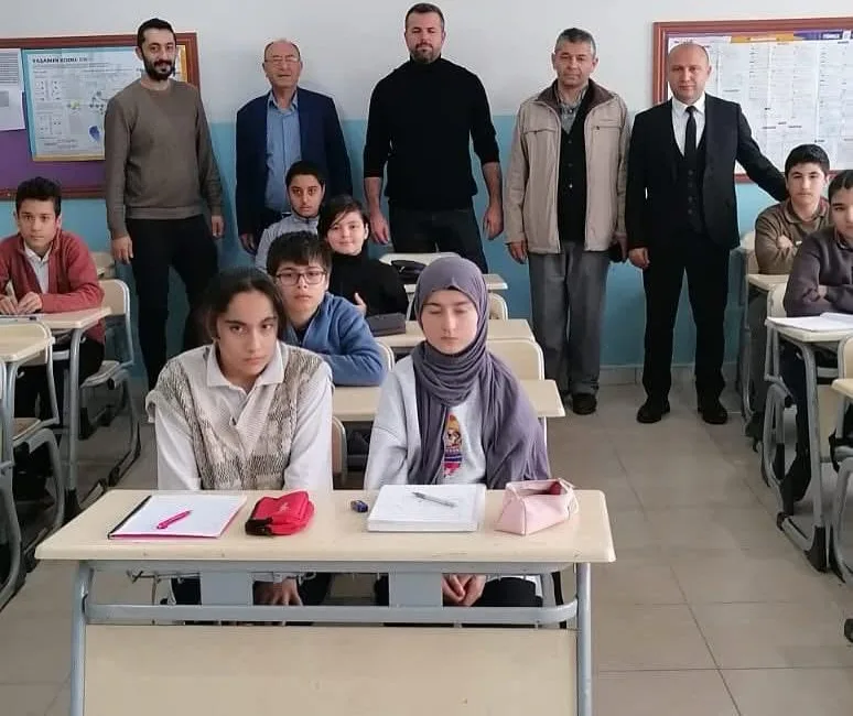 Yerköy İlçe Milli Eğitim Müdürü Necmettin Sağlam, okul ziyaretleri kapsamında