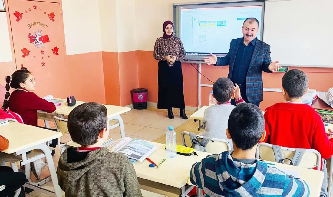 Prof. Dr. Mustafa Böyükata, Çocuklara Bilim ve Kitap Sevgisini Aşılayarak Geleceğe Yatırım Yapıyor Yozgat Bozok Üniversitesi Öğretim Üyesi Prof. Dr. Mustafa Böyükata, "Köyde