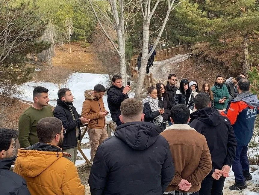 Yozgat Çamlığı Milli Parkı'nda düzenlenen "Doğada Kayıp Kişi Arama Eğitimi",