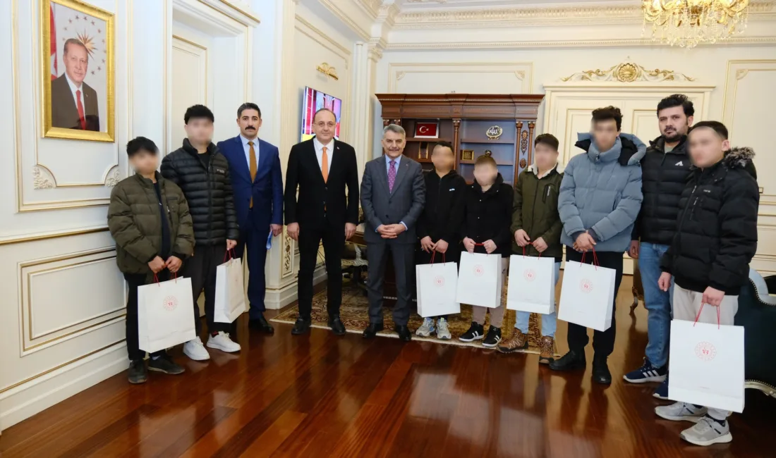 Yozgat’ta Sosyal Sorumluluk Projesi, Çocuklar Güreşle Tanıştı Yozgat Valisi Mehmet Ali Özkan’ın teşvikleriyle Bozok Çocuk Evleri Sitesi’nde