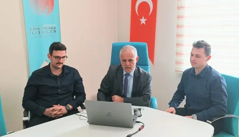 Yozgat İl Sivil Toplumla İlişkiler Müdürü Hakkı Yurtlu, dernek yöneticilerini,