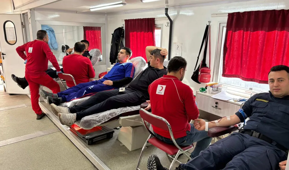 “Birbirimize Candan Bağlıyız” Kan Bağışı Kampanyası Düzenlendi Boğazlıyan İlçe Jandarma Komutanlığı personeli, "Birbirimize Candan Bağlıyız" sloganı ile