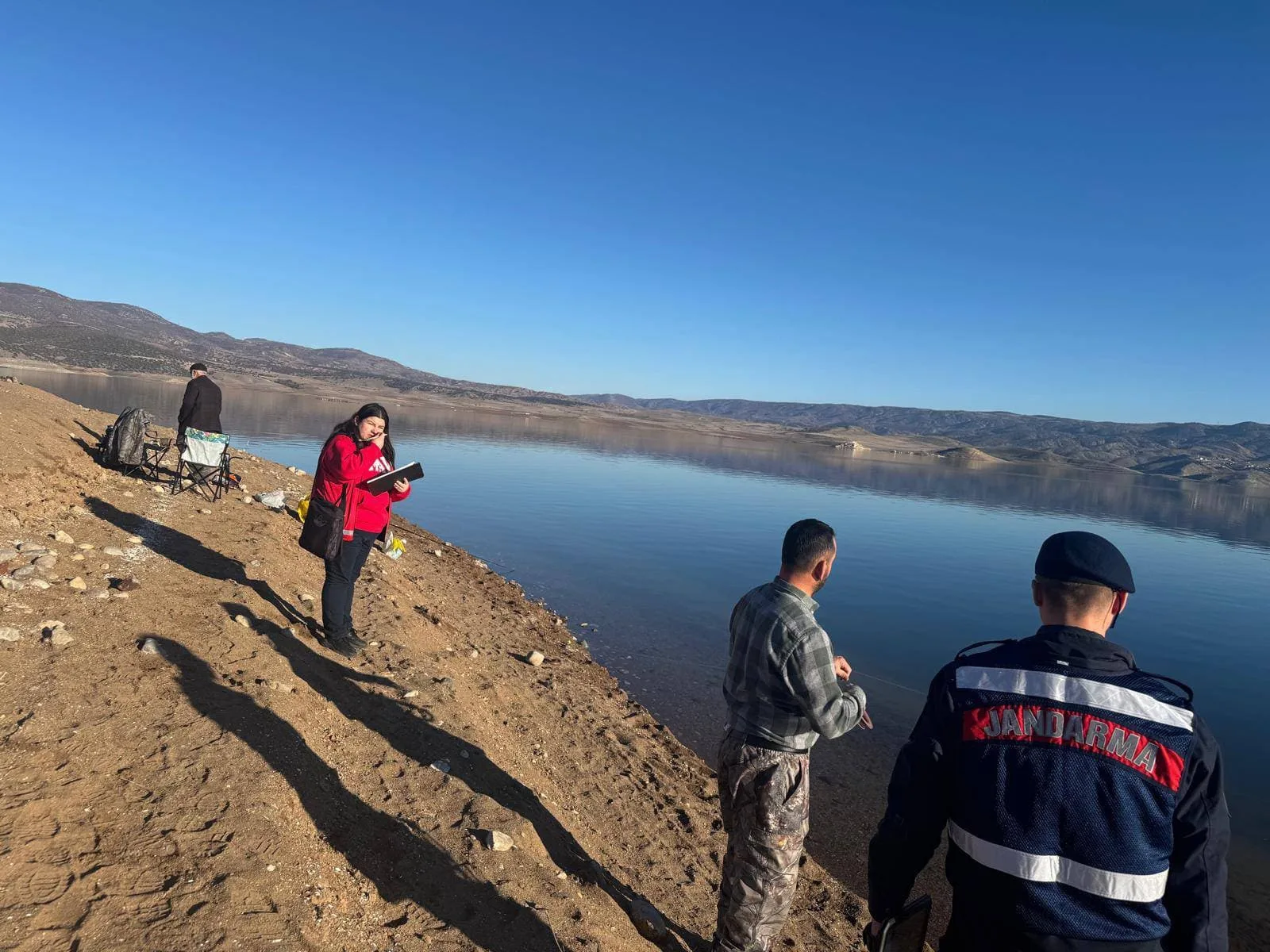 Yozgat-Çekerek ilçesi Süreyya Bey Barajı'nda, yasaklanan bölgelerde kaçak avlanan 3