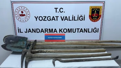 Yozgat'ta Jandarma, kaçak kazı yaparken suçüstü yakalanan iki şüpheli şahsı