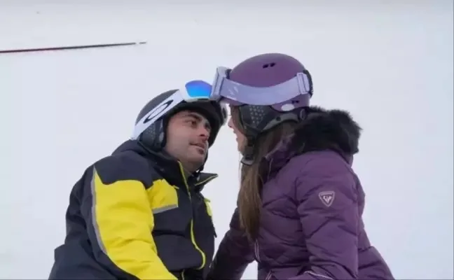 Kızılcık Şerbeti dizisinin 84. bölümünde, Firaz annesinin evine geri dönse