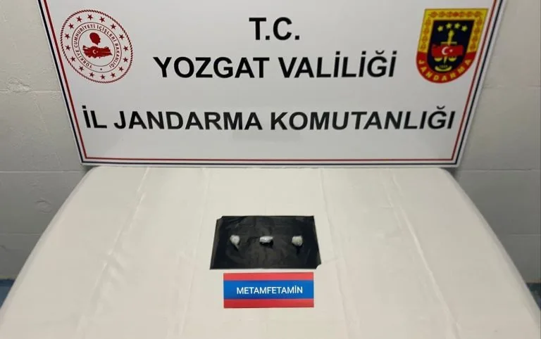 Yerköy’de uyuşturucu operasyonu! Jandarma ekipleri tarafından durdurulan araçta 13,35 gram