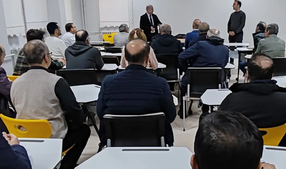 Yozgat İl Milli Eğitim Müdürlüğü personeli Onur Altıntaş, öğretmenlere dijital