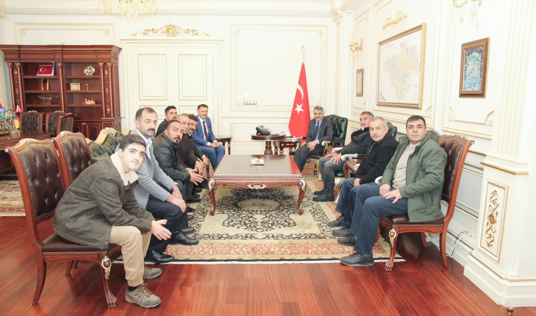 Yozgat Valisi Mehmet Ali Özkan, köy ve mahalle muhtarlarını makamında