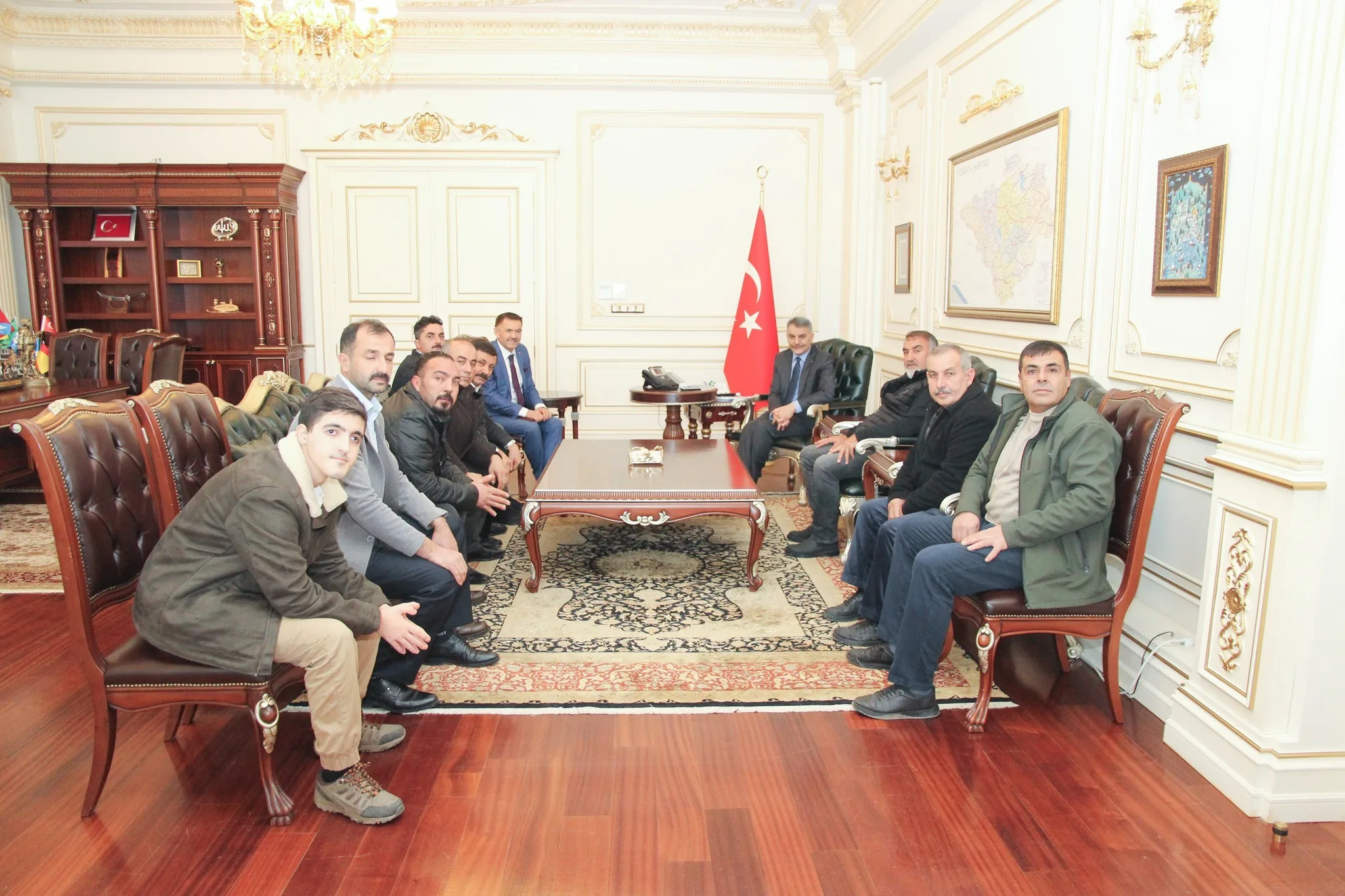 Yozgat Valisi Mehmet Ali Özkan, köy ve mahalle muhtarlarını makamında