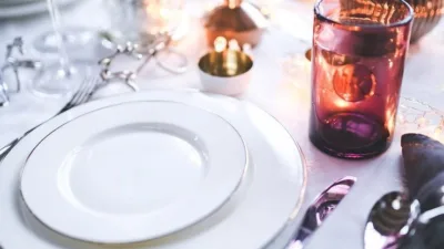 Rüya Tabirleri, Rüyada Sofra Kurmak Ne Anlama Gelir? İşte Detaylı Anlamı Her insanın sofra kültürü farklıdır. Bu kültür hem bölgesel hem