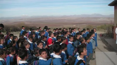 Rüya Tabirleri, Rüyada Okul Arkadaşını Görmek Ne Anlama Gelir? İşte Detaylı Anlamı Rüyaların bilinçaltında saklı olan mesajlara ulaşma yolu olduğu bilinen bir