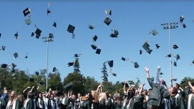 Rüya Tabirleri, Rüyada Mezuniyet Görmek Ne Anlama Gelir? İşte Detaylı Anlamı Rüyada mezuniyet görmek, rüya sahibinin çok uzun zamandan beri uğraştığı