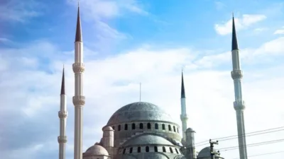 Rüya Tabirleri, Rüyada Minare Görmek Ne Anlama Gelir? İşte Detaylı Anlamı Rüyada minare görmek, minare tamir etmek mevkiinizin yükseleceği şeklinde yorumlanır.