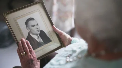 Rüya Tabirleri, Rüyada Dul Görmek Ne Anlama Gelir? İşte Detaylı Anlamı Evli bir kadın için rüyada dul kaldığını görmek, kocasının kendisinden