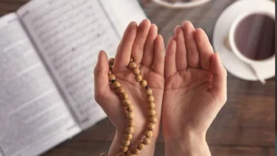 Rüya Tabirleri, Rüyada La İlahe İllahlah Demek Ne Anlama Gelir? İşte Detaylı Anlamı Rüyada la ilahe illallah dediğinizi görmek, eğer borçlu iseniz bir