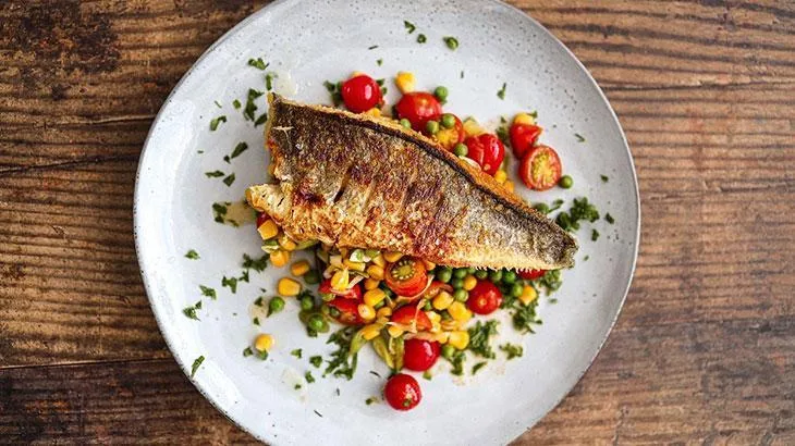 Rüyada levrek balığı görmek, hayırla yorumlanır. Böyle bir rüya hayra