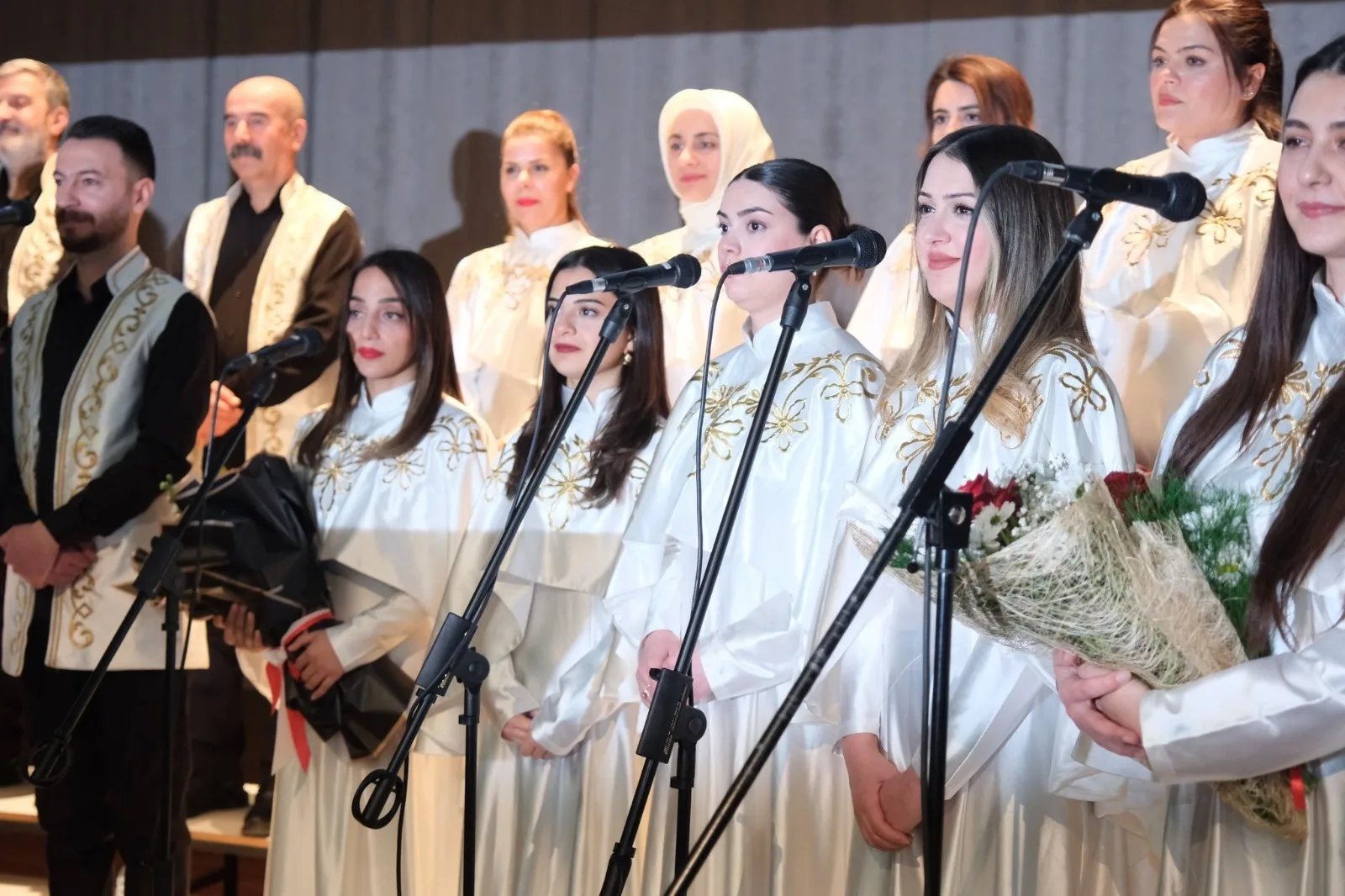 Antakya Medeniyetler Korosu, Yozgat’ta müzikseverlerle buluşarak farklı kültürlerin ezgilerini bir