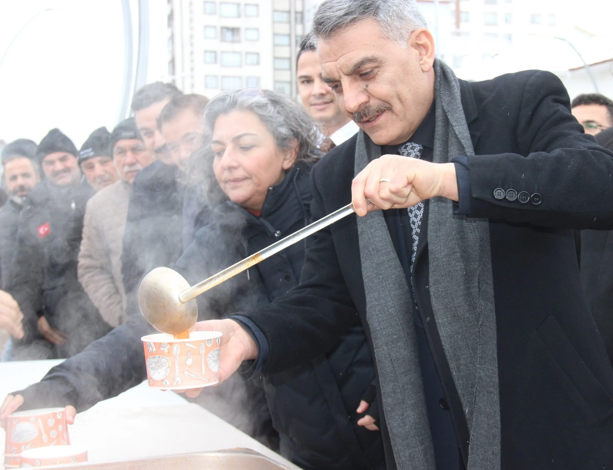 Yozgat Valiliği himayesinde düzenlenen Arabaşı etkinliğinde, vatandaşlara kış aylarının vazgeçilmez