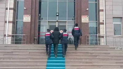 Yozgat’ın Yerköy ve Sarıkaya ilçelerinde yapılan jandarma operasyonlarında, aranan iki