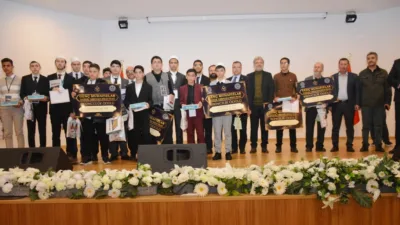 Genç Muhafızlar Hafızlık Yarışması Bölge Finali'nde öğrenciler kıyasıya yarıştı, dereceye
