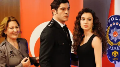 ATV ekranlarında yayınlanan ve başrolünü Burak Deniz’in üstlendiği Bir Gece