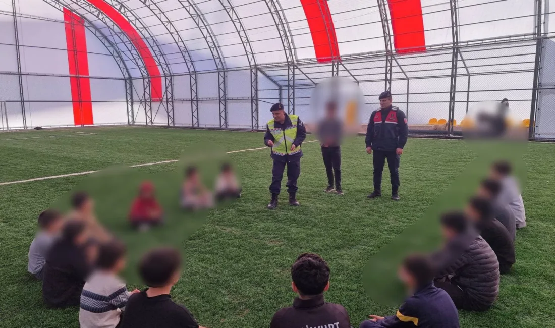 Jandarma ekipleri, Saraykent’te çocuklara sporun önemi ve devlet malının korunması