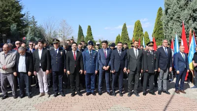 Çanakkale Zaferi’nin 110. yılı Yerköy’de düzenlenen anma programıyla kutlandı. Şehitlik