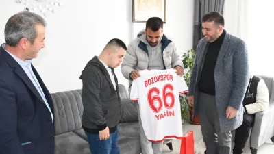 Yozgat Şehir Hastanesi Başhekimi Mustafa Kozan ve Bozokspor futbolcusu Mert