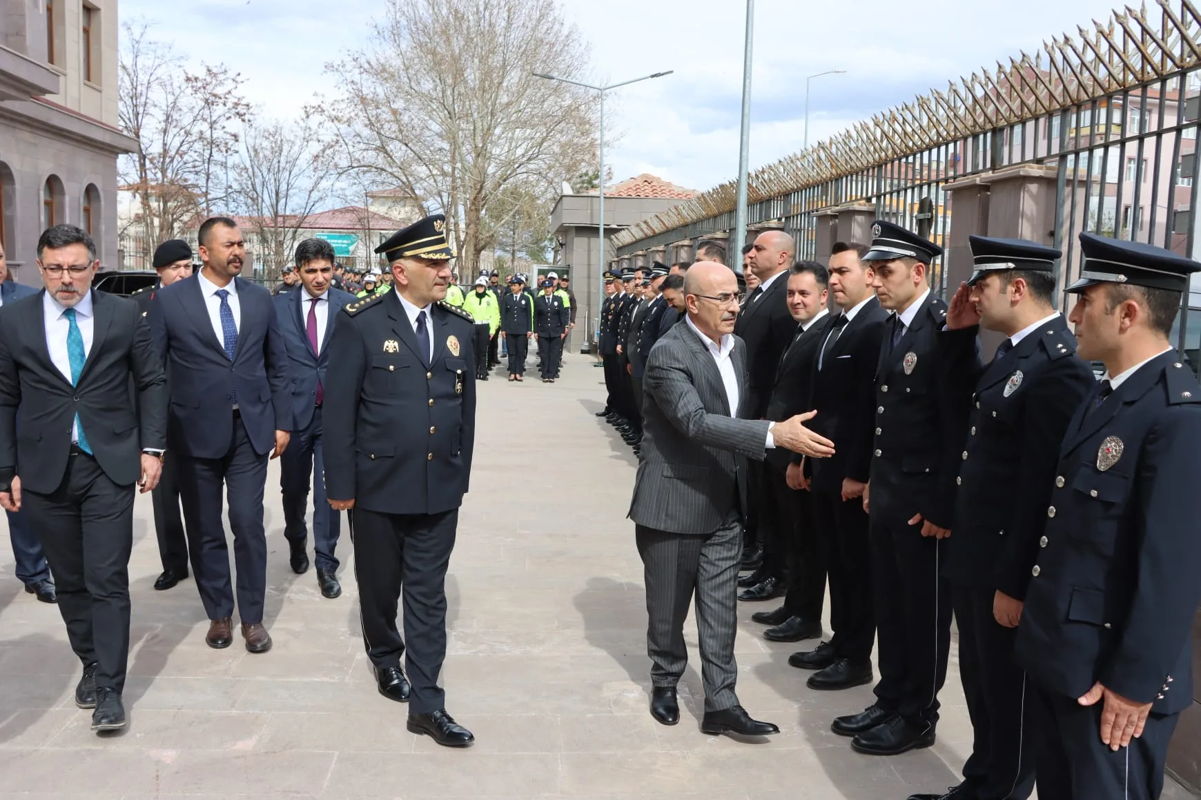 Emniyet Genel Müdürü Mahmut Demirtaş, Yerköy İlçe Emniyet Müdürlüğü’nde düzenlenen