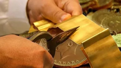 Cumhurbaşkanı Erdoğan’ın imzasıyla yürürlüğe giren karara göre, kuyumcuların çekili (kesme)