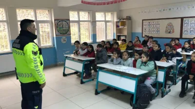 Yozgat İl Jandarma Komutanlığı, Divanlı İlk/Ortaokulunda öğrencilere yönelik trafik güvenliği