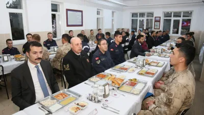 Yozgat Valisi Mehmet Ali Özkan, İl Jandarma Komutanlığı’nda düzenlenen iftar