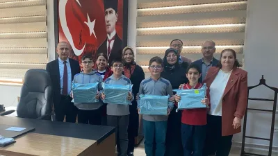 Yozgat'ta Dilimizin Zenginlikleri Kitap Okuma Yarışmasında Dereceye Giren Öğrencilere Ödül