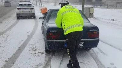 Yoğun Kar Yağışı Yozgat’ta Hayatı Olumsuz Etkiliyor: Mahsur Kalan Vatandaşlara