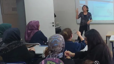 Yerköy Halk Eğitimi Merkezi tarafından açılan “Aile Okulu-1” kursu, öğretmen