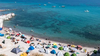 İzmir, hem şehir hayatının dinamizmini hem de doğanın huzur veren